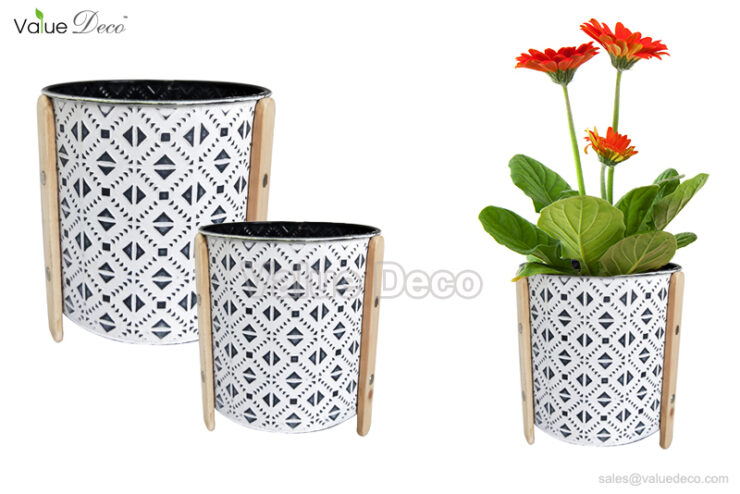 ZCV01232 (Seamless Pattern Zinc Pot With Wood Stand)